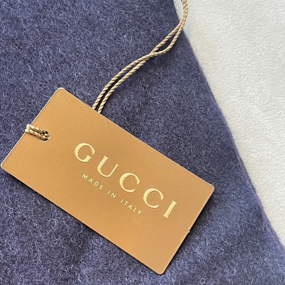 NWT Authentic Vintage Gucci wool scarf with embroidered crest - Picture 4 of 6